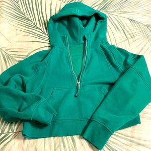 COPY - Lululemon cropped hoodie